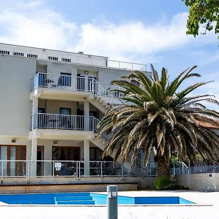 Prvi Red Do Mora, Mrljane, Pasman Apartment Mrljane
