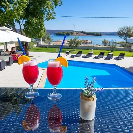 Prvi Red Do Mora, Mrljane, Pasman Apartment Mrljane