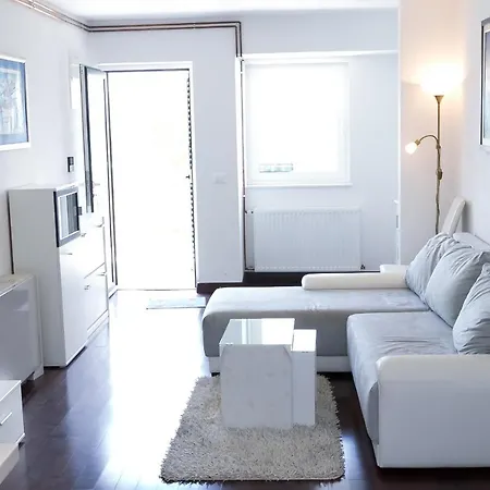 Apartment Prvi Red Do Mora, Mrljane, Pasman *