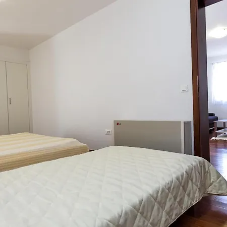 Prvi Red Do Mora, Mrljane, Pasman Apartment Mrljane