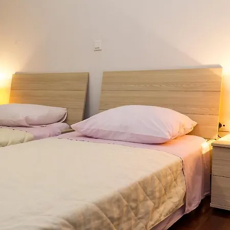 Prvi Red Do Mora, Mrljane, Pasman Apartment
