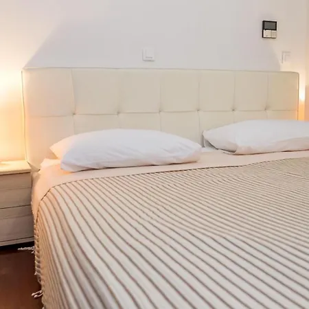 Apartment Prvi Red Do Mora, Mrljane, Pasman