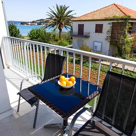 Prvi Red Do Mora, Mrljane, Pasman Apartment *