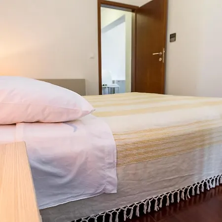 Apartment Prvi Red Do Mora, Mrljane, Pasman *