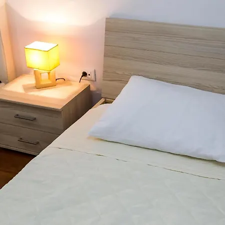 Prvi Red Do Mora, Mrljane, Pasman Apartment *