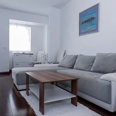 Prvi Red Do Mora, Mrljane, Pasman Apartment *