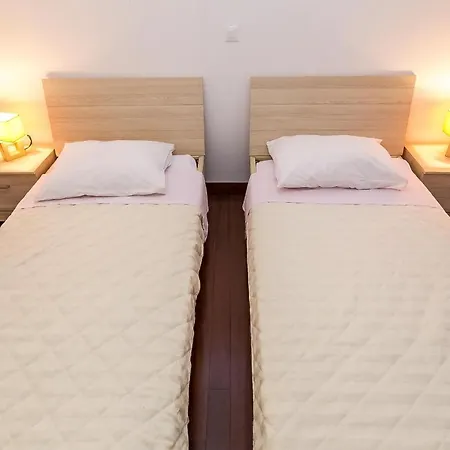 Apartment Prvi Red Do Mora, Mrljane, Pasman