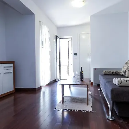 Prvi Red Do Mora, Mrljane, Pasman Apartment *